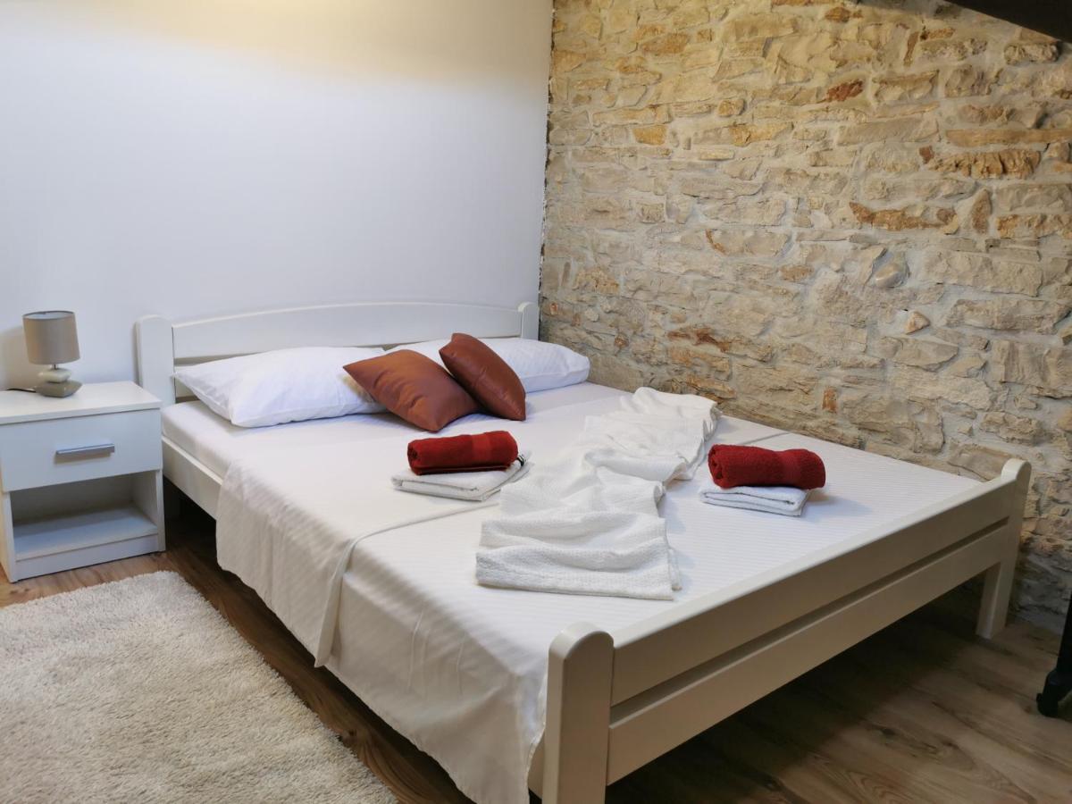 Loft Apartment Pula Exterior photo