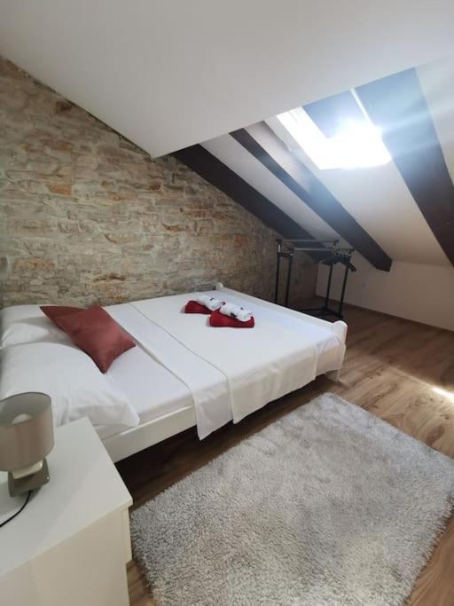 Loft Apartment Pula Exterior photo
