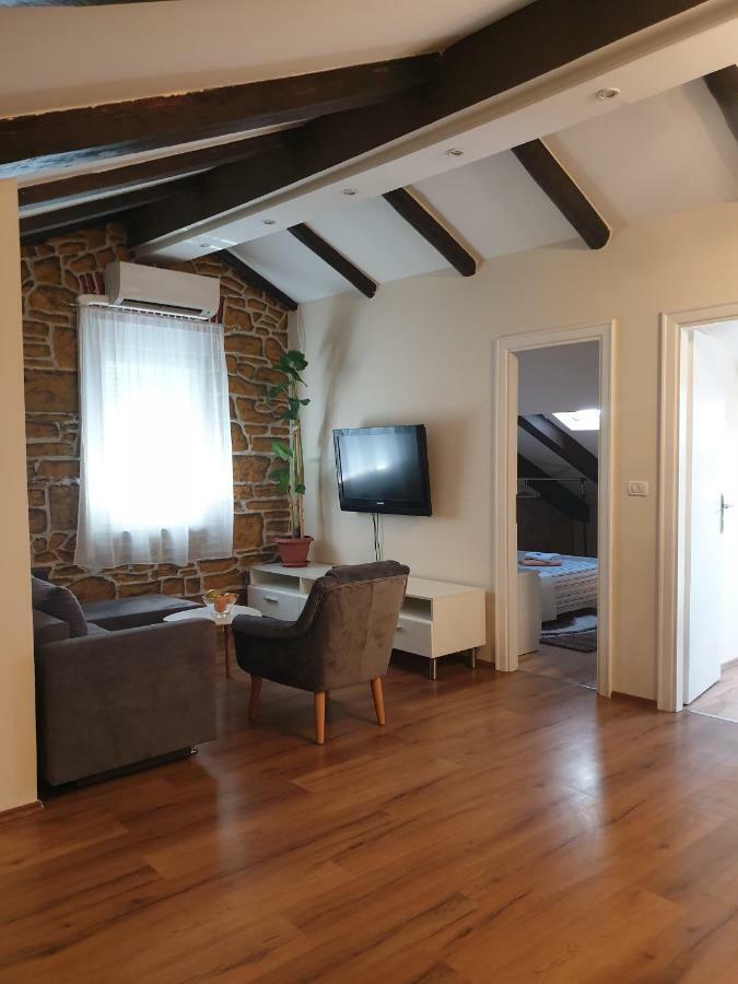 Loft Apartment Pula Exterior photo